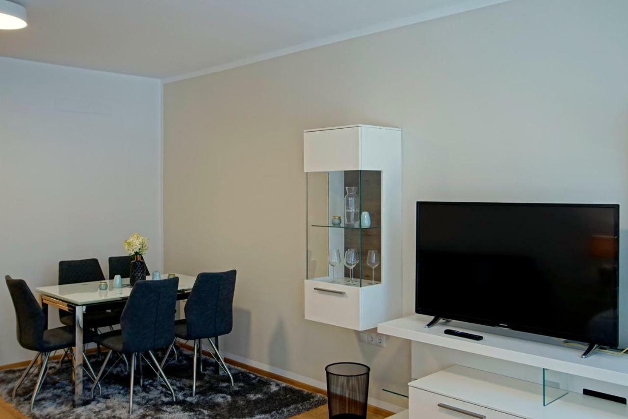 English Theater Apartment At Rathaus ウィーン エクステリア 写真